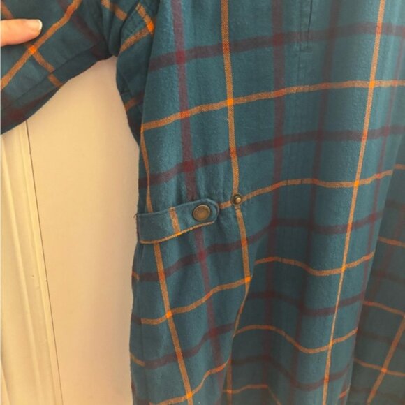 Duluth Trading Co Fleece lined Flannel Shacket - Picture 7 of 8